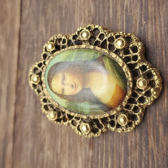 cameo Jewelry - B638 antique Mona Lisa cameo brooch heirloom collectible fashion